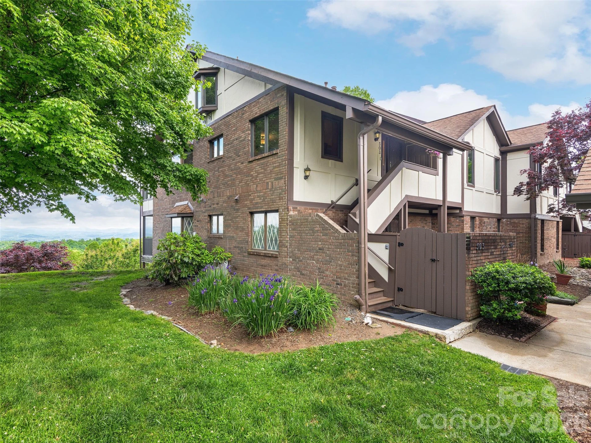 503 Fleetwood Plaza - Photo 2