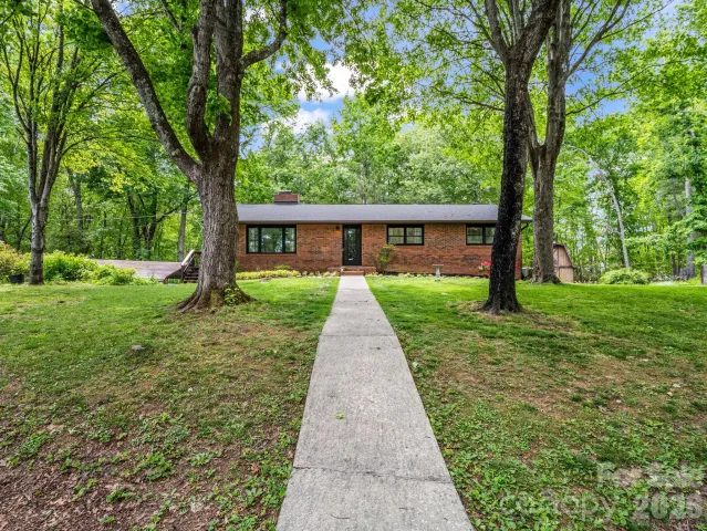 92 Greenwood Acres Drive