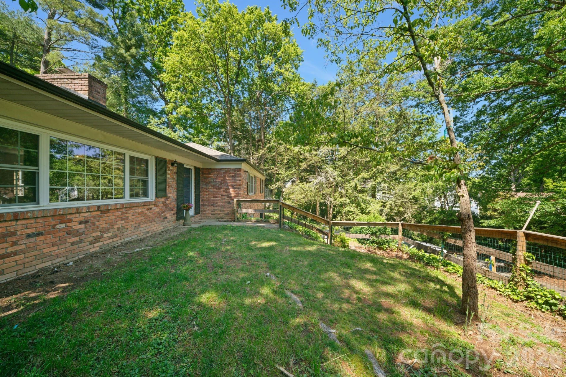 24 Warwick Place - Photo 2