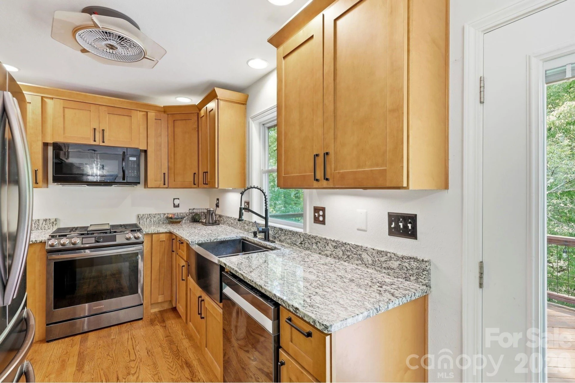 302 Rich Mountain Road - Photo 4