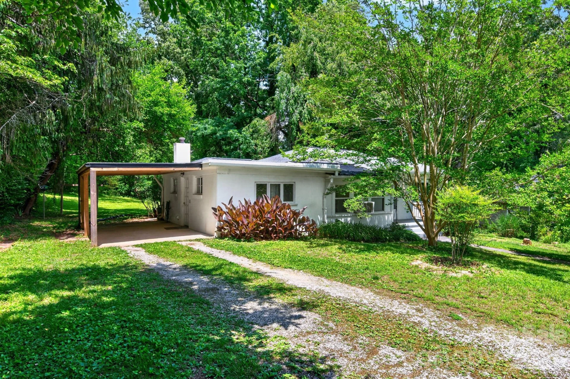 411 Hillcrest Circle - Photo 2