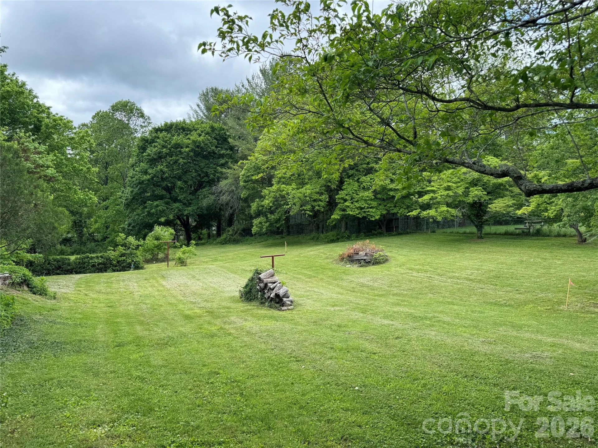 46 GREEN HILL Avenue - Photo 2
