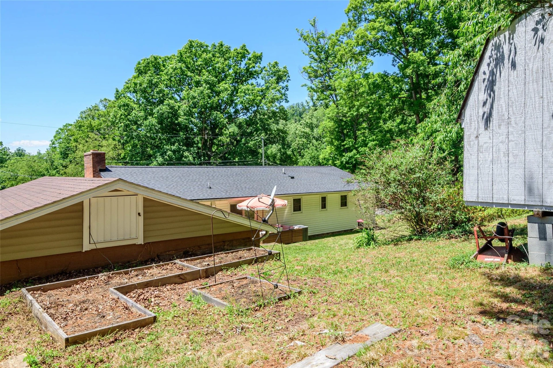 155 Chestnut Place - Photo 38