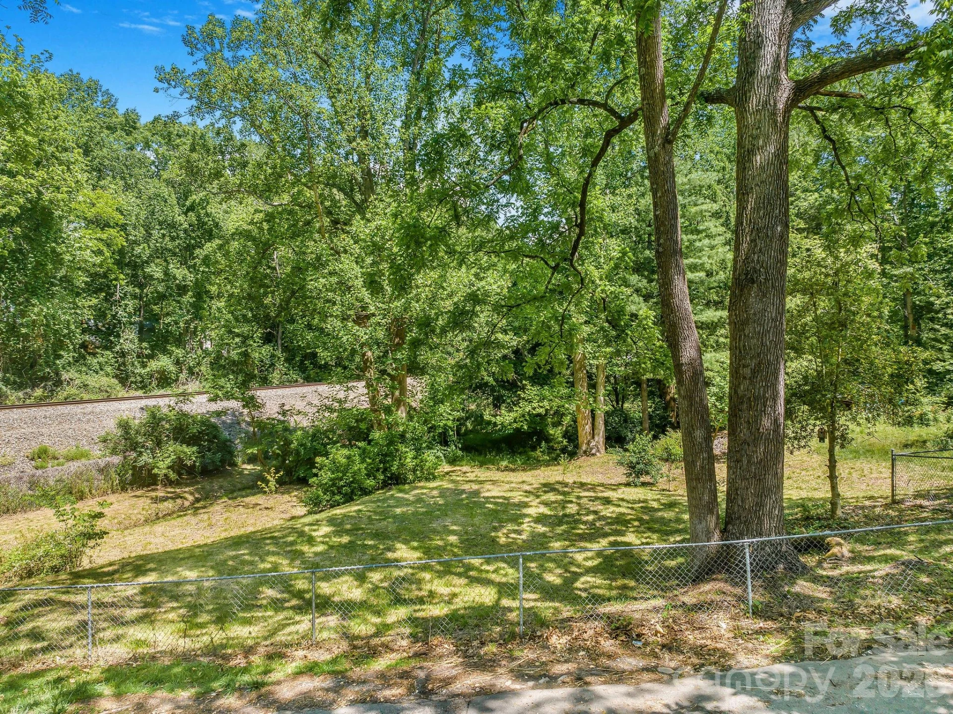 28 Pinecrest Drive - Photo 3