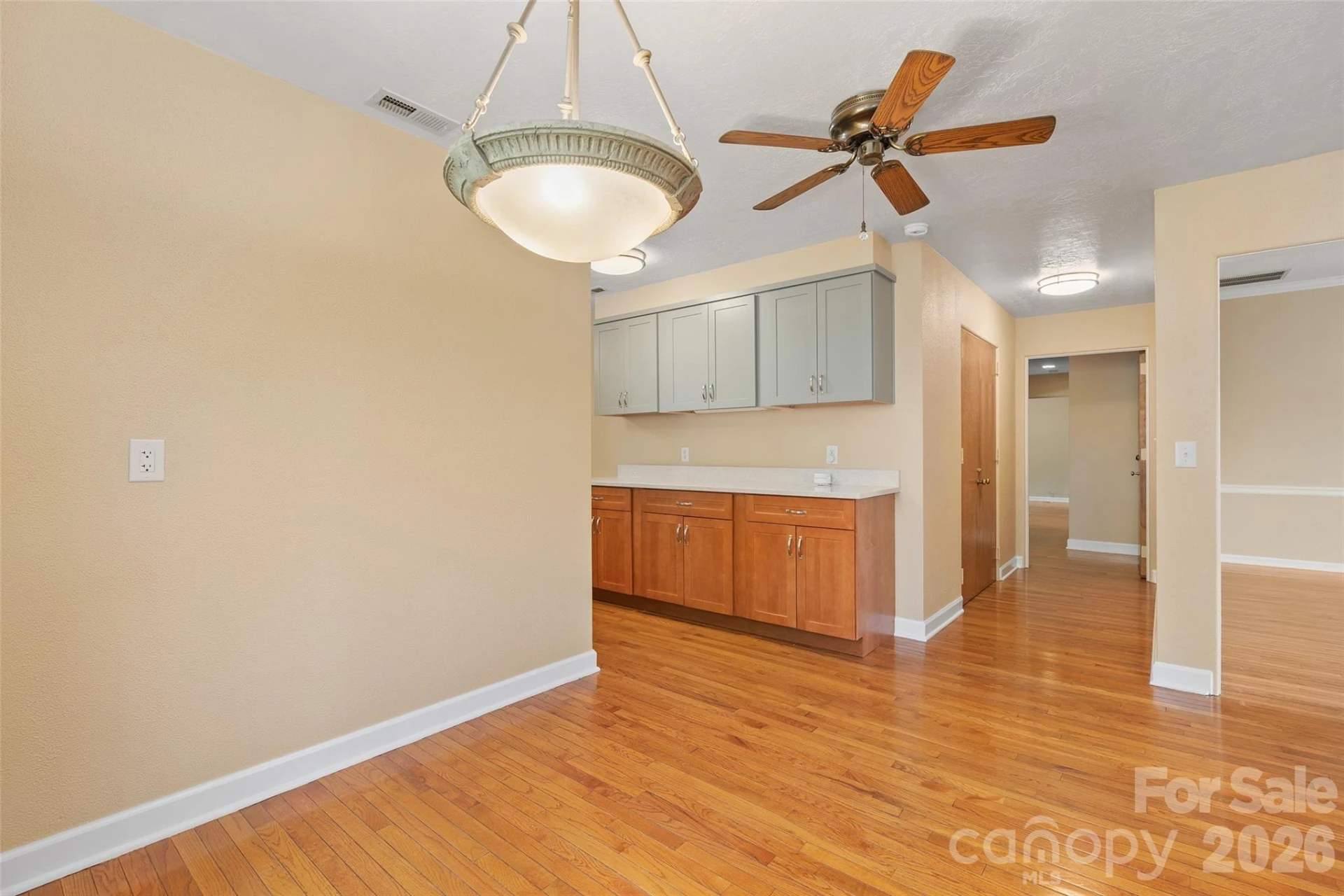 142 Country Club Drive - Photo 16