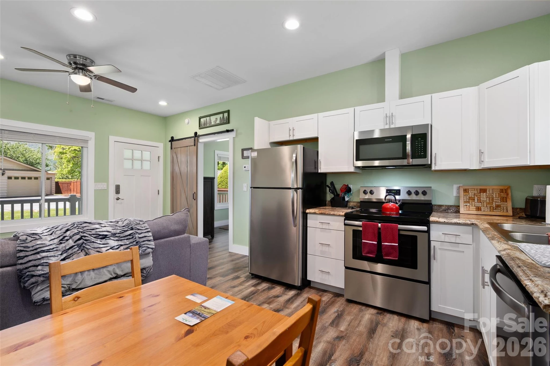 142 Country Club Drive - Photo 43