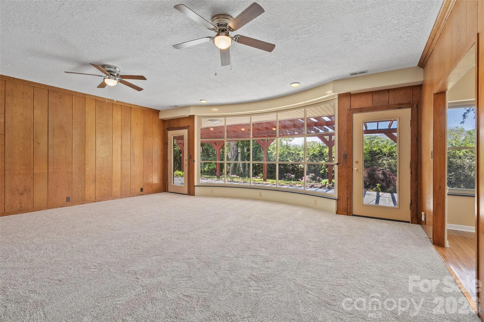 142 Country Club Drive - Photo 6