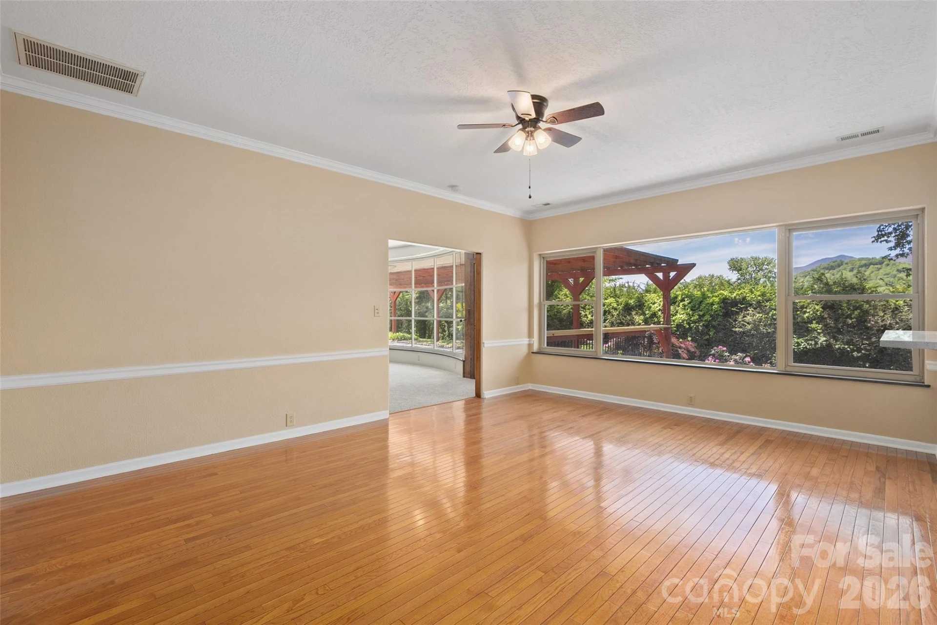 142 Country Club Drive - Photo 9
