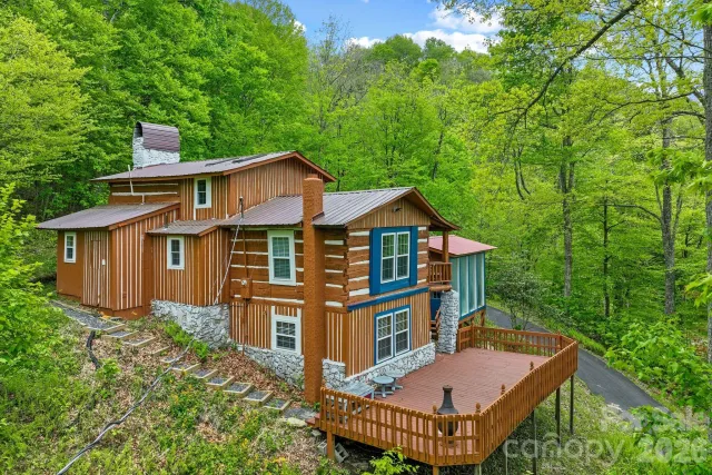 285 Glenaire Drive