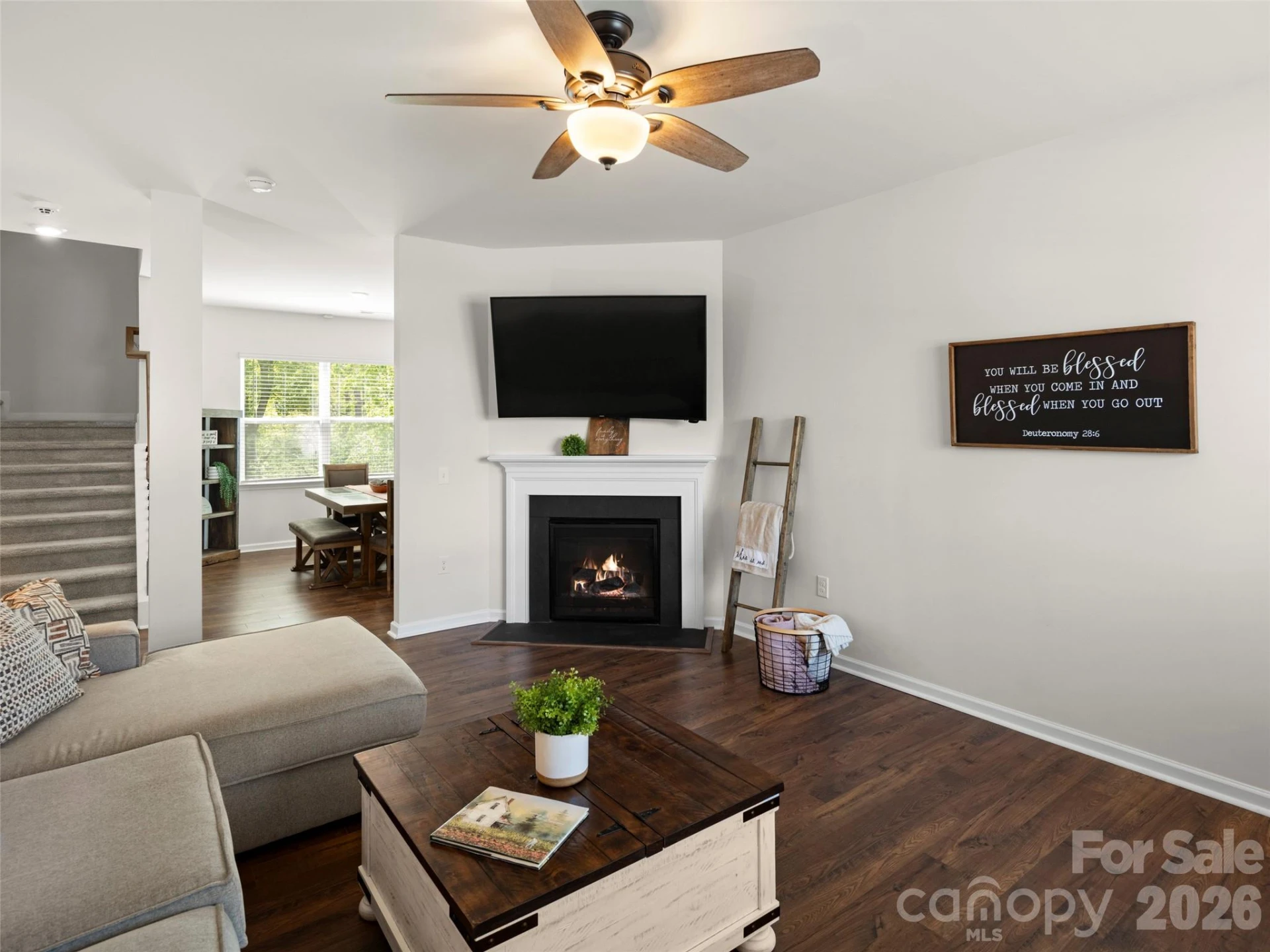 734 Fountain Park Boulevard - Photo 4