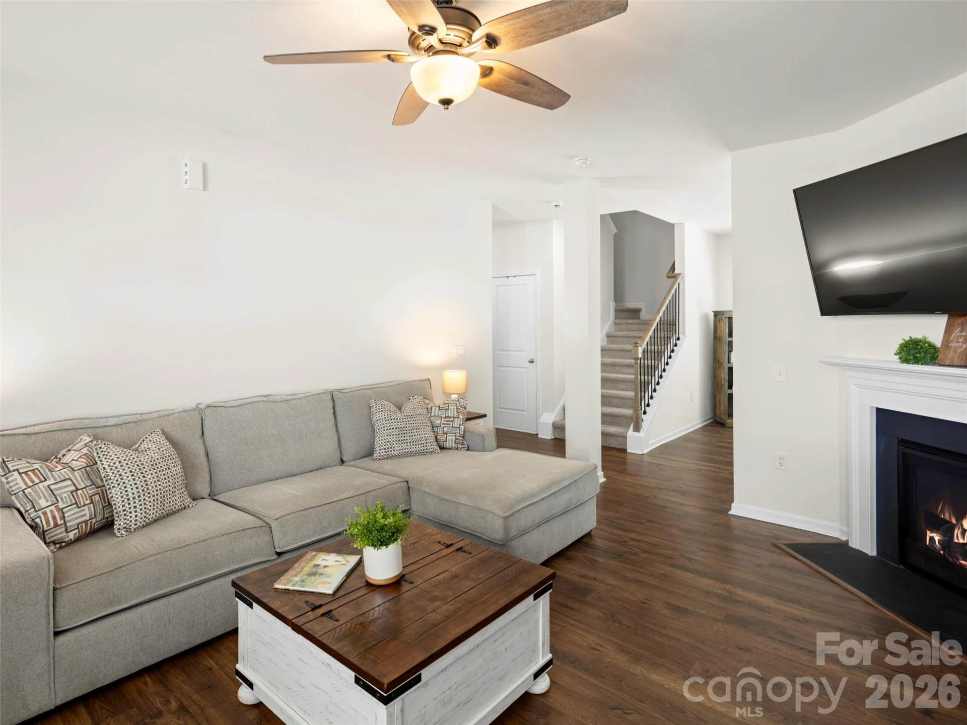 734 Fountain Park Boulevard - Photo 5
