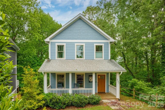 221 Courtland Place