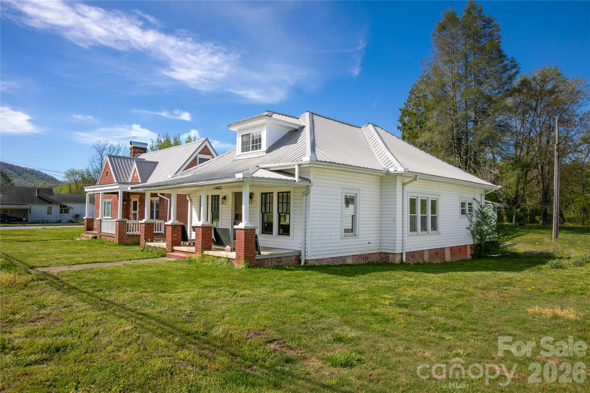 220 Main Street - Photo 2