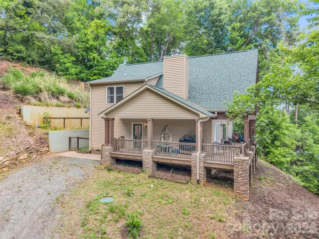 227 Snug Harbor Circle