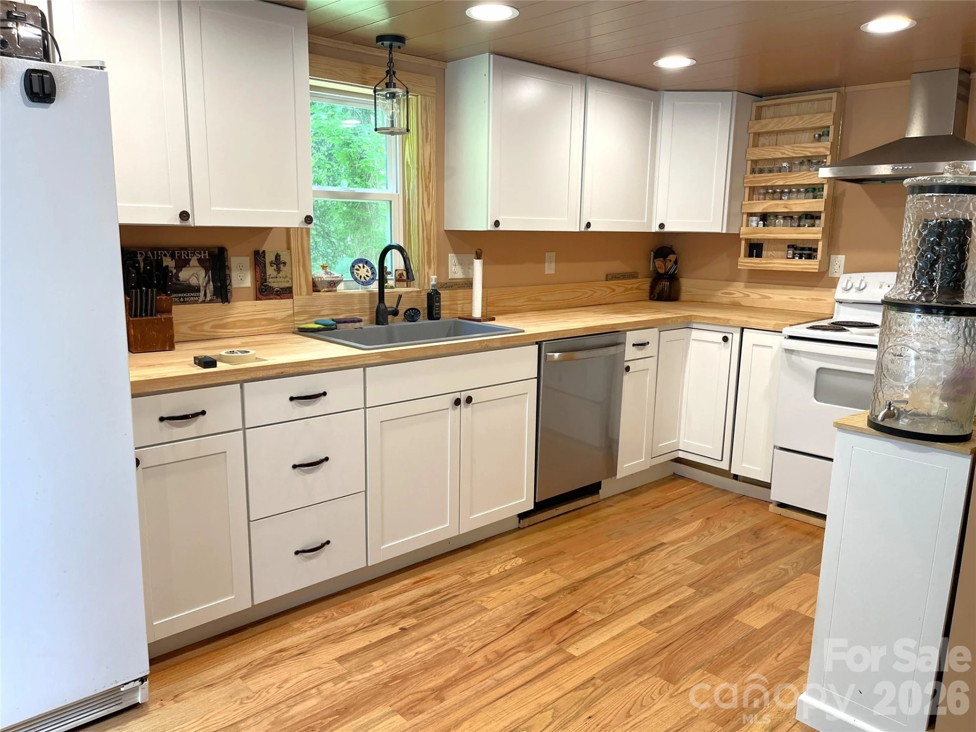183 Cedarberry Glen - Photo 7
