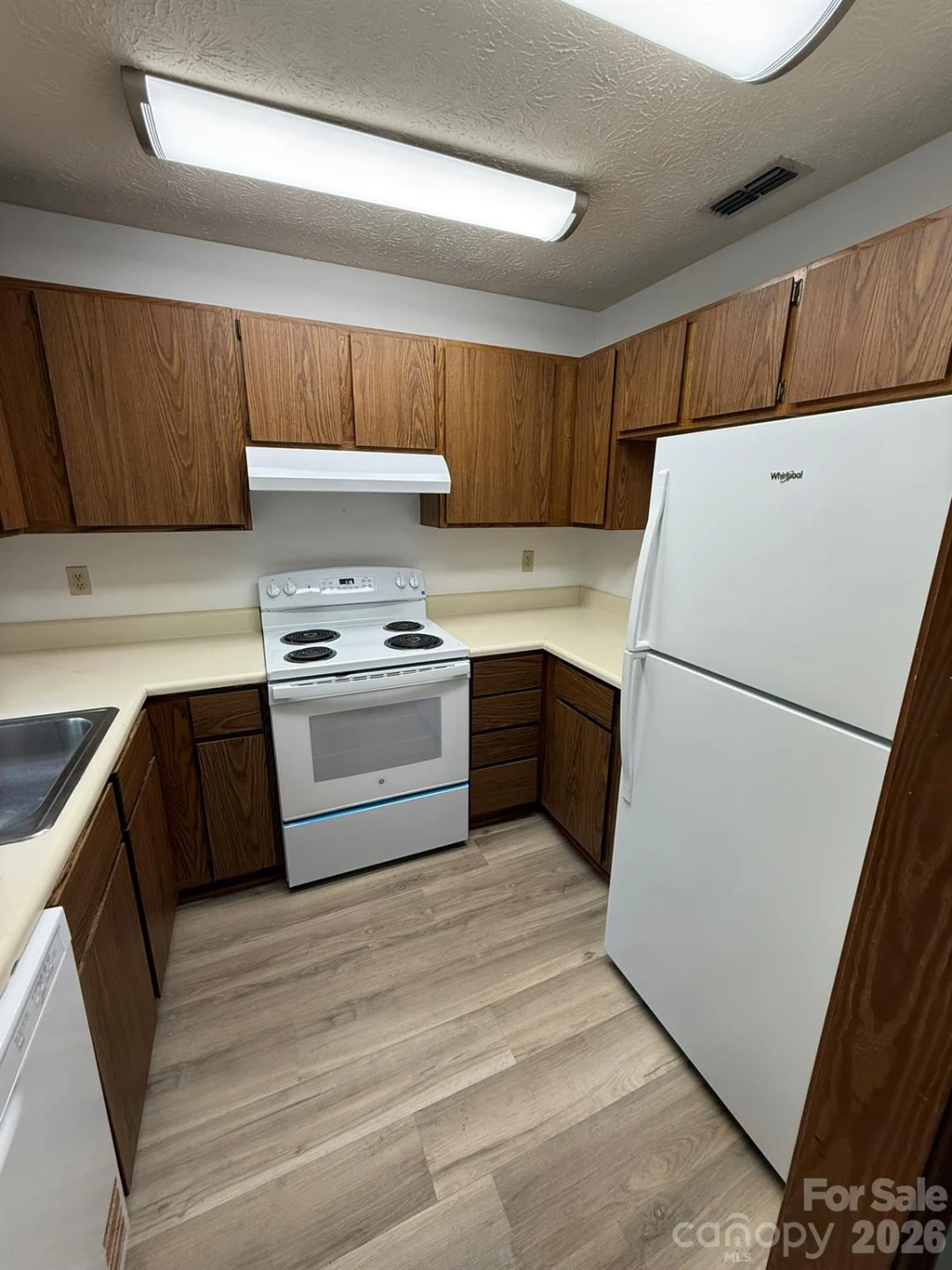 581 Courtwood Lane #6 - Photo 4