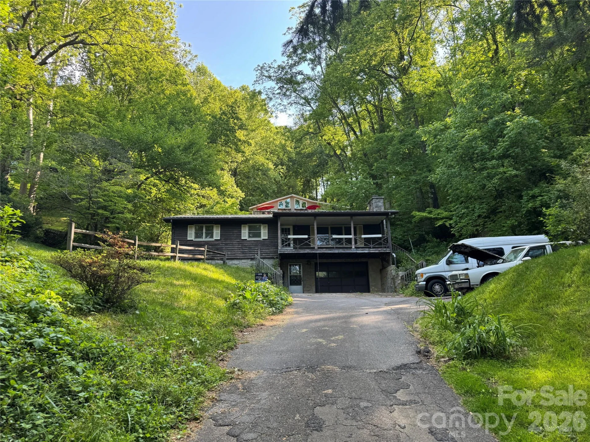 814 Mountain View Drive - Photo 2