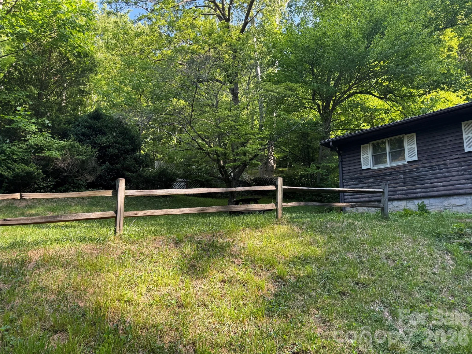 814 Mountain View Drive - Photo 3