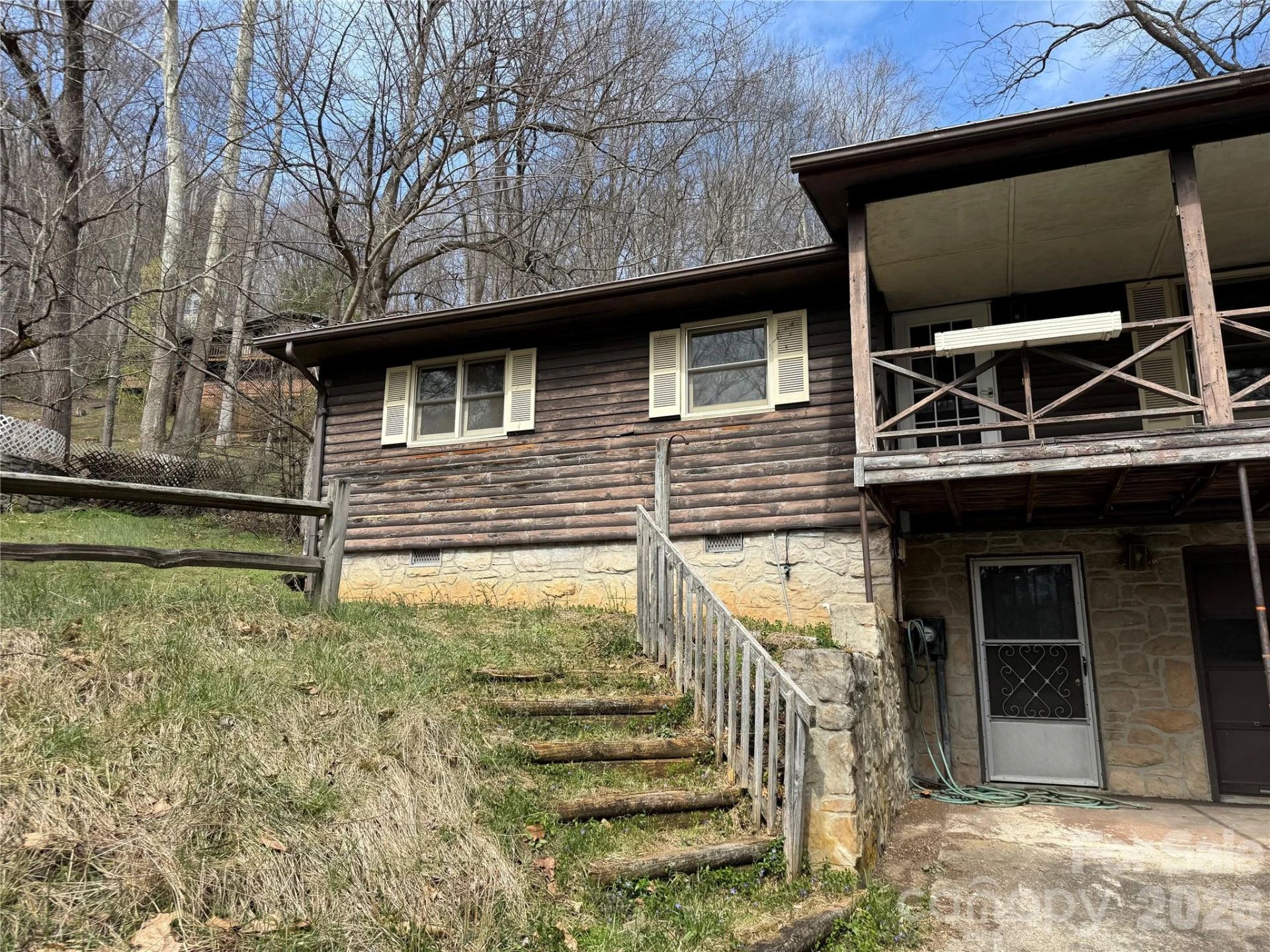 814 Mountain View Drive - Photo 5