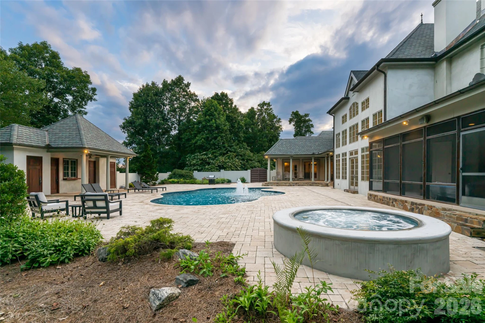 316 S Braeside Court - Photo 4