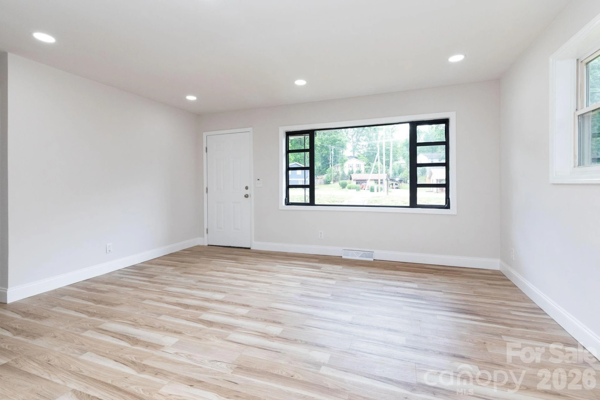258 New Leicester Highway - Photo 2