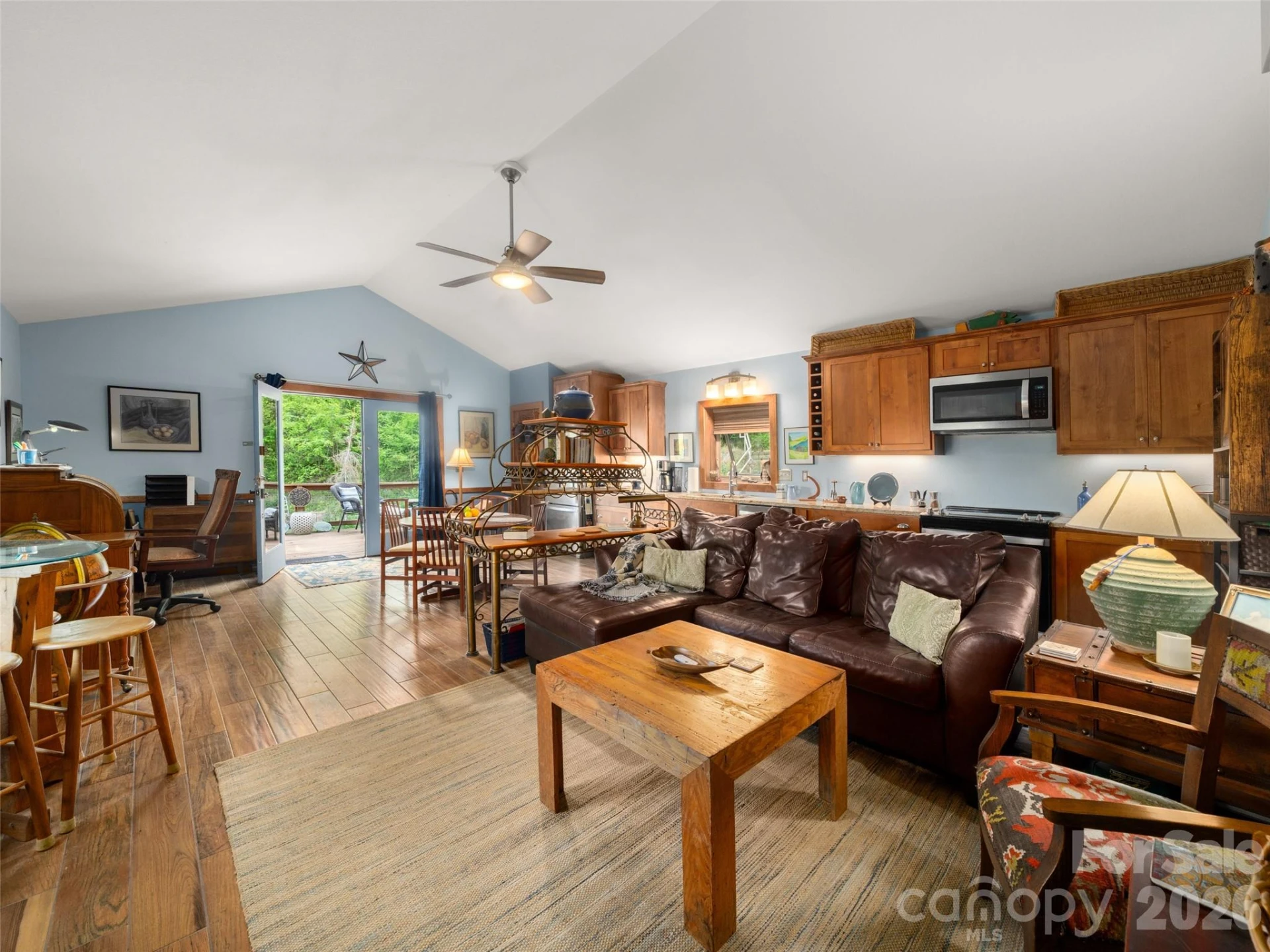 345 Moorehill Drive - Photo 14