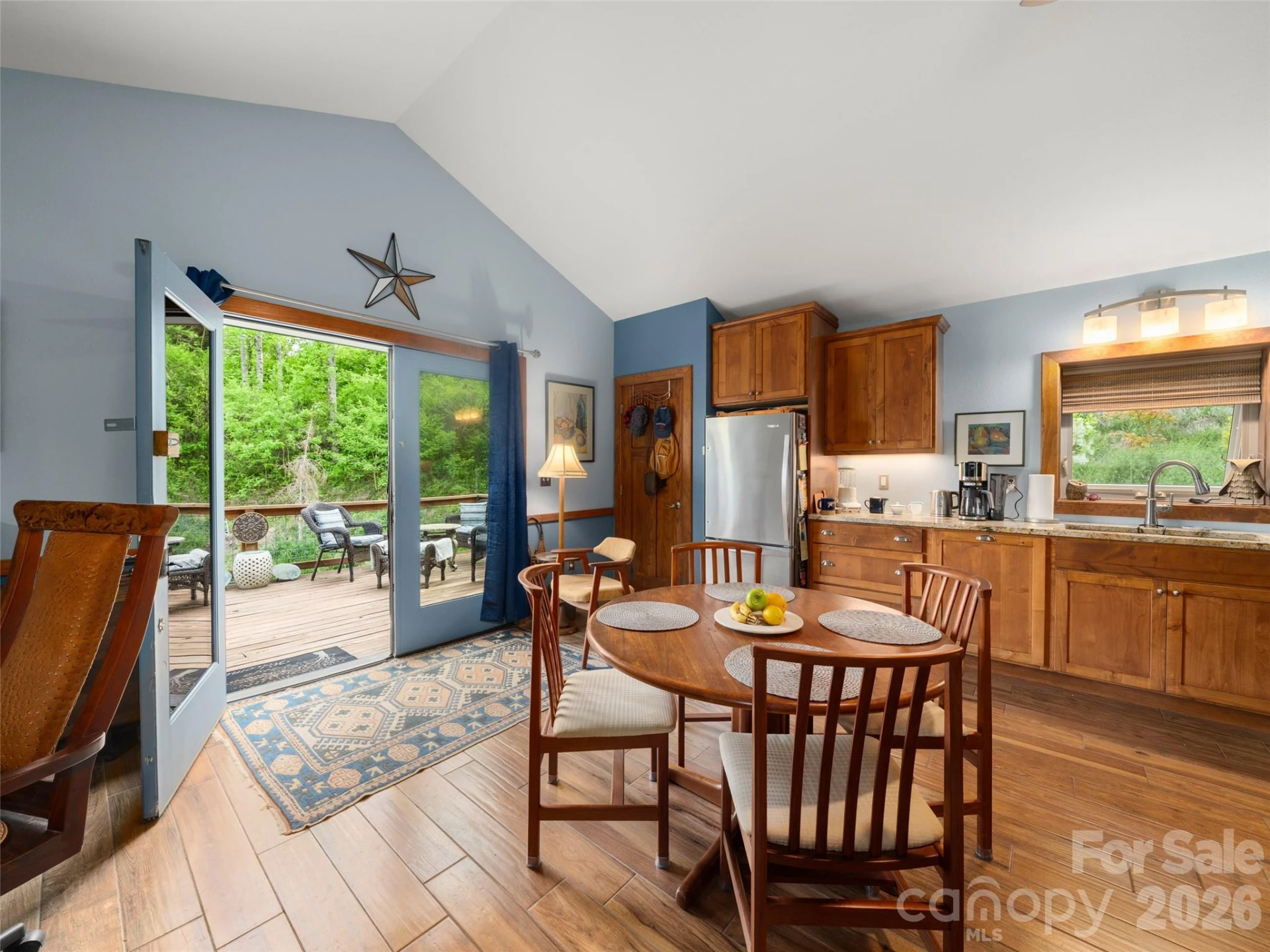 345 Moorehill Drive - Photo 5