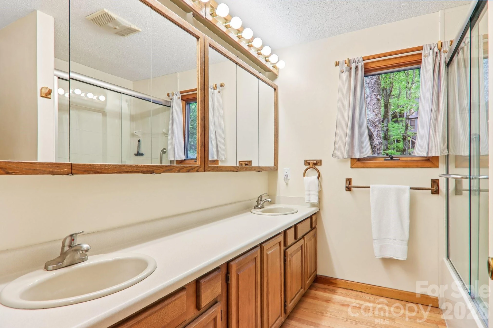101 Oak Ridge Court - Photo 12