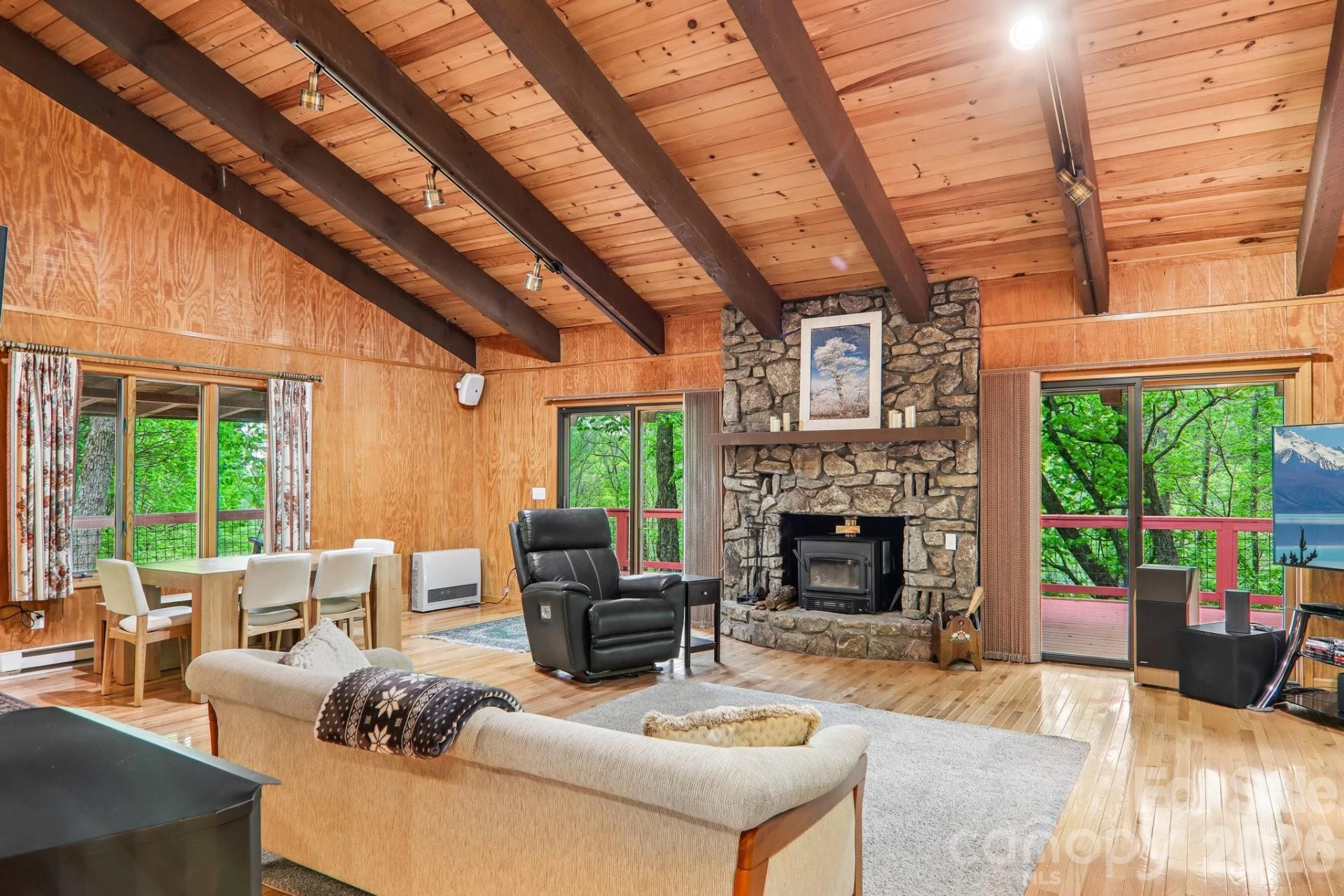 101 Oak Ridge Court - Photo 8