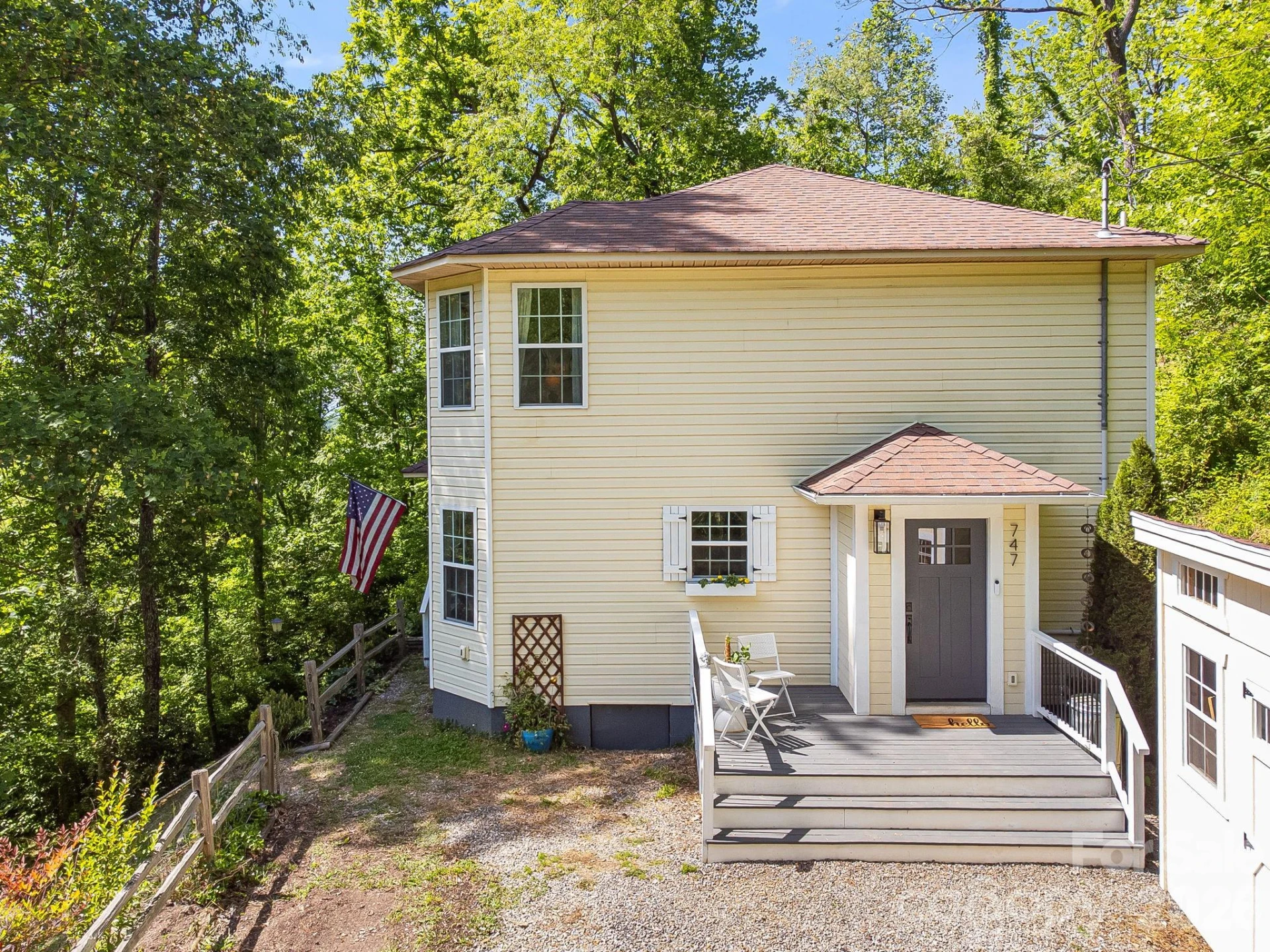 747 Osborne Road - Photo 4