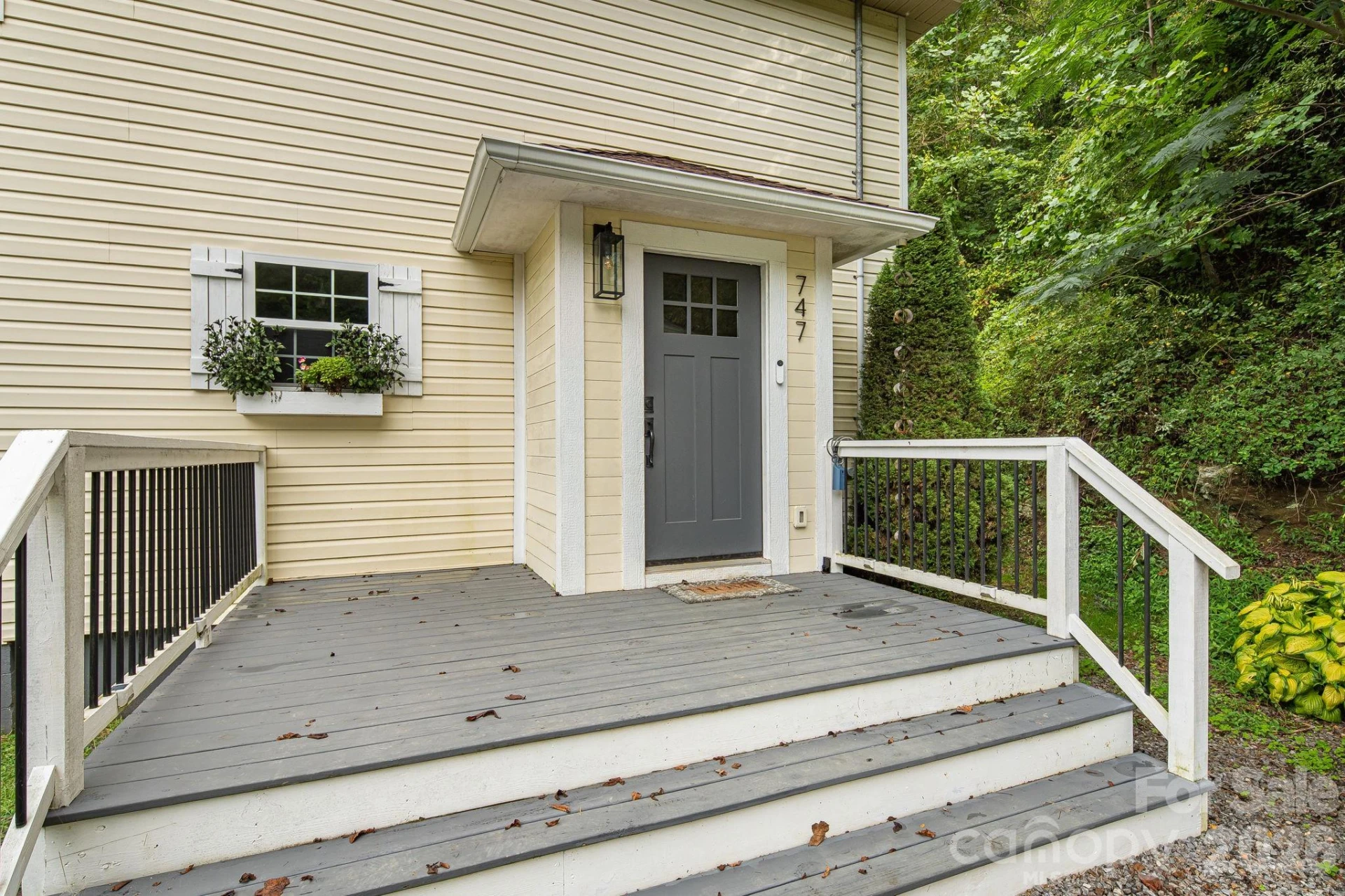 747 Osborne Road - Photo 6