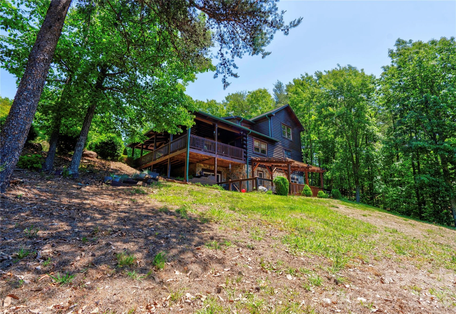 389 Woodgate Drive - Photo 15