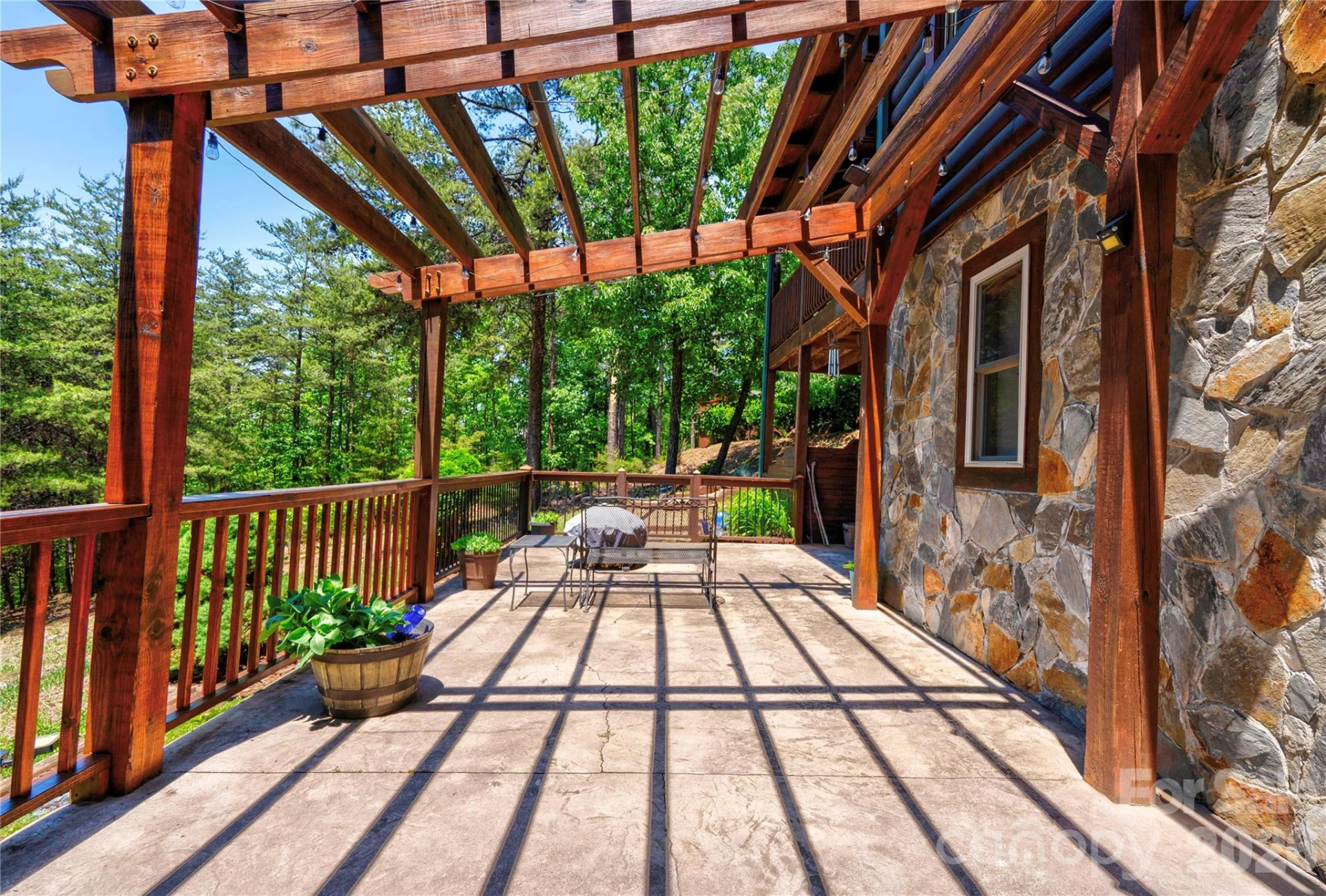 389 Woodgate Drive - Photo 20