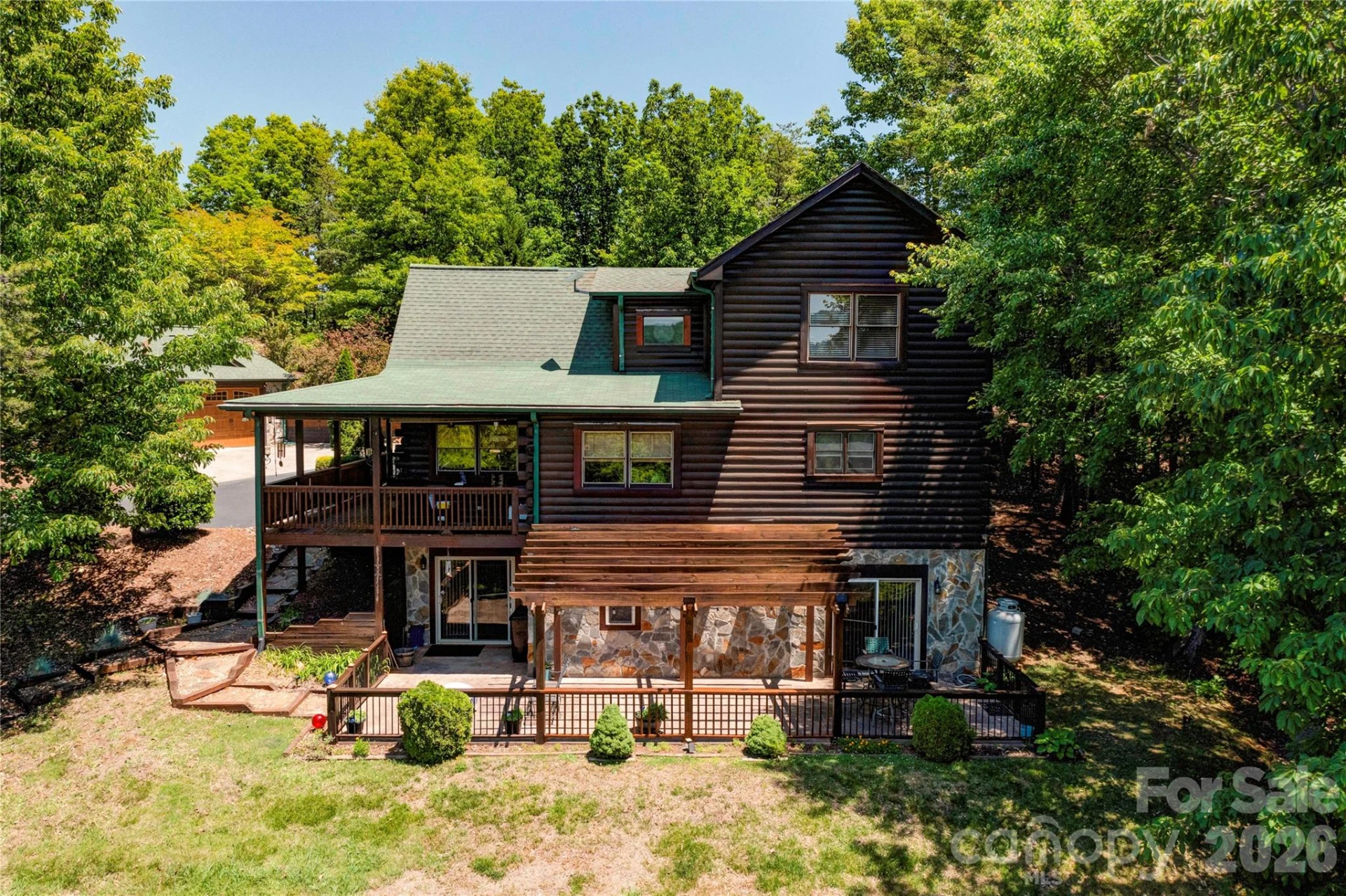 389 Woodgate Drive - Photo 4