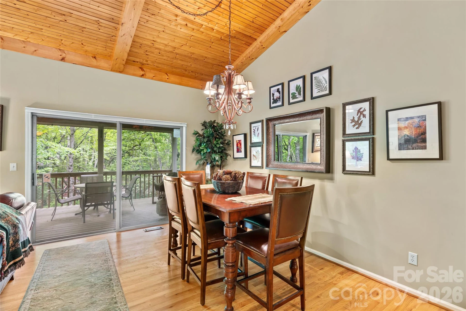 560 Toxaway Court - Photo 12