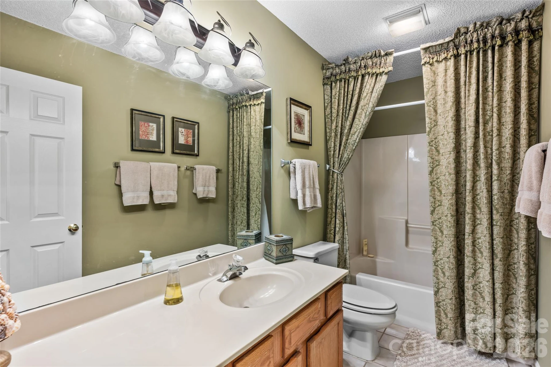 560 Toxaway Court - Photo 20