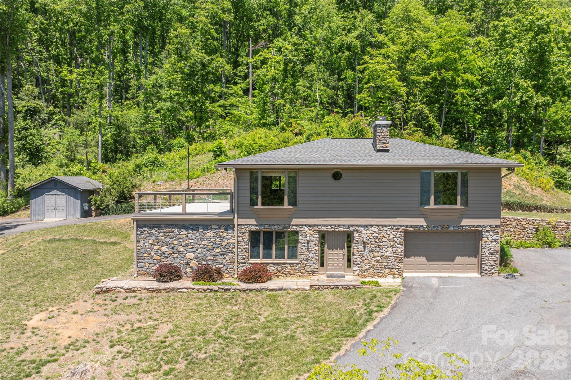 250 Lynn Cove Road - Photo 2