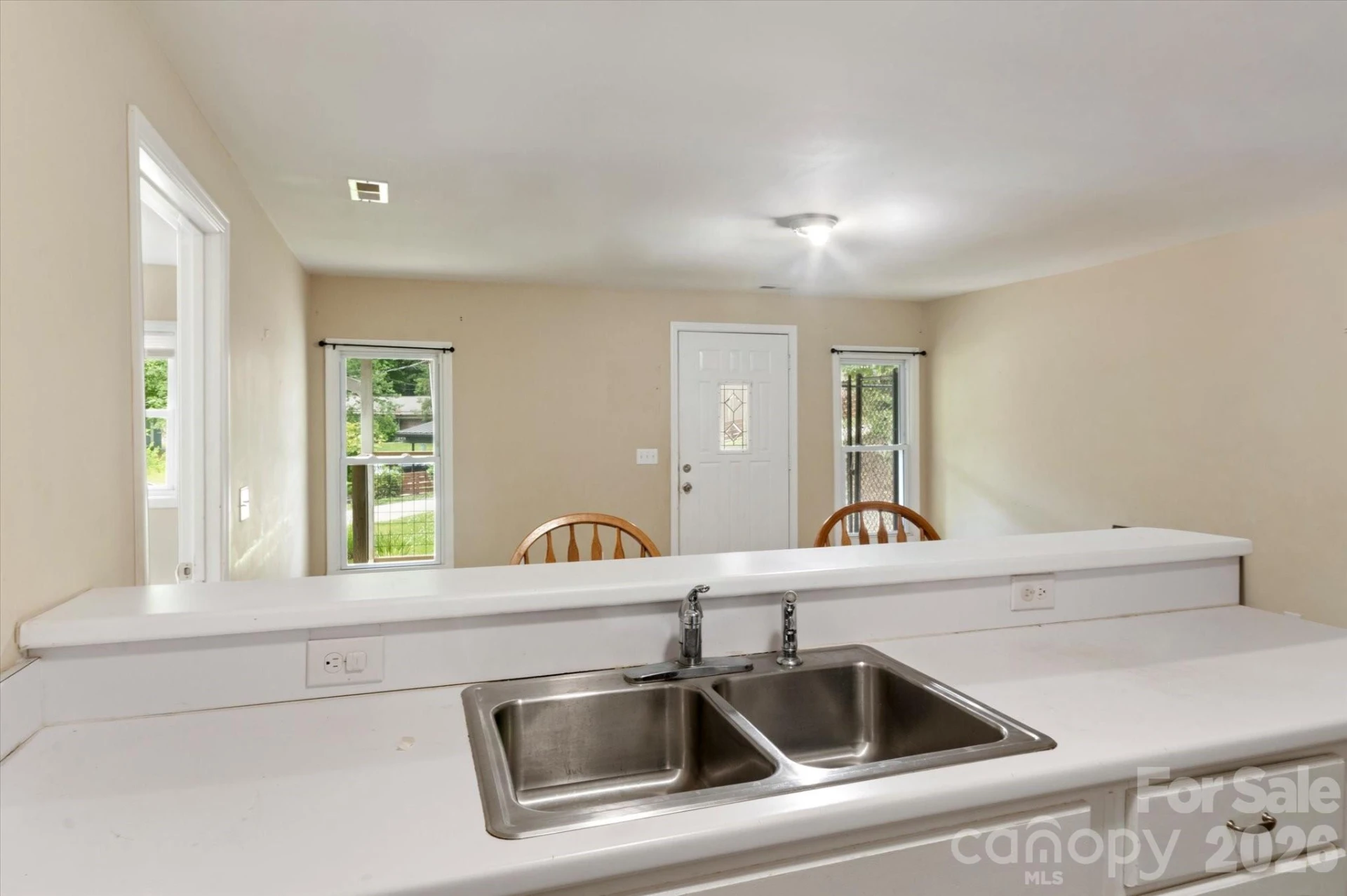 407 W Main Street - Photo 8