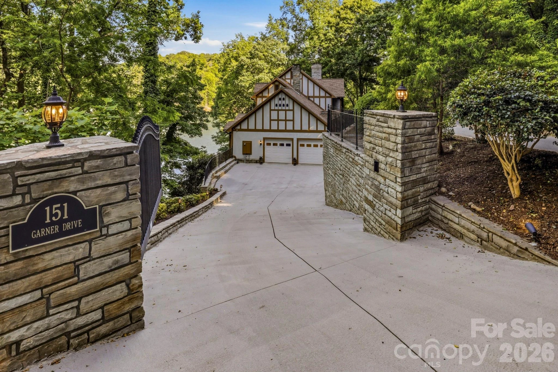 151 Garner Drive - Photo 3
