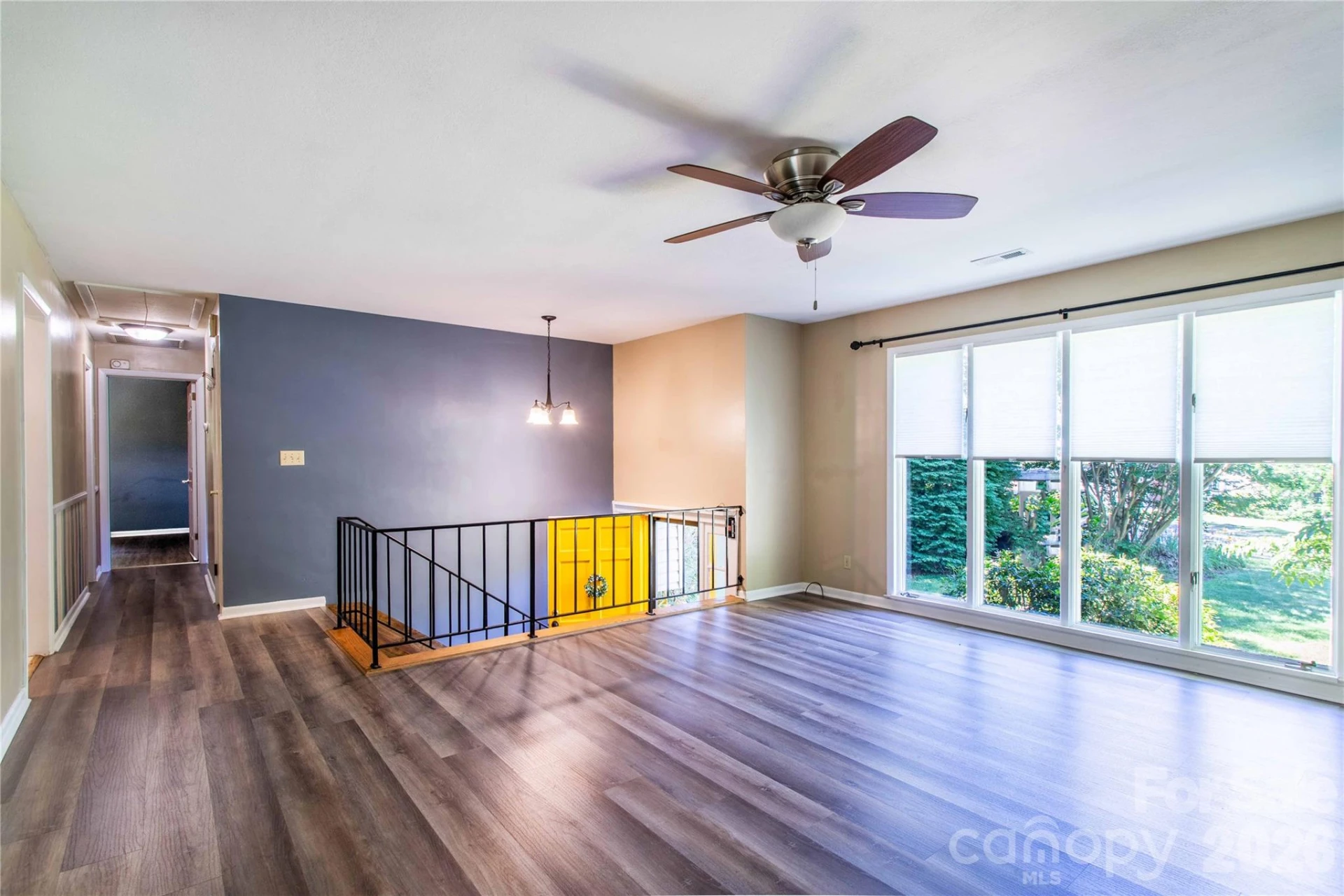 73 Cresent Drive - Photo 4