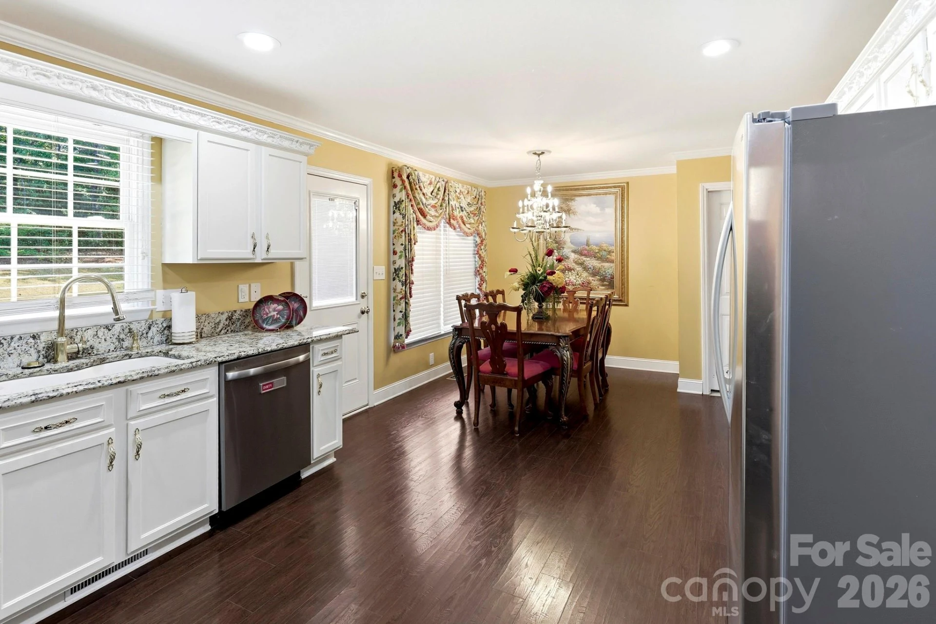 327 Sherry Street - Photo 6
