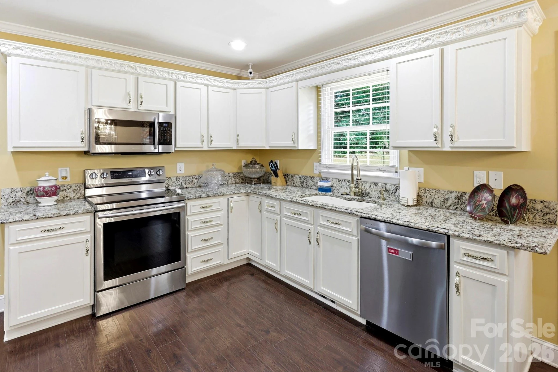 327 Sherry Street - Photo 7