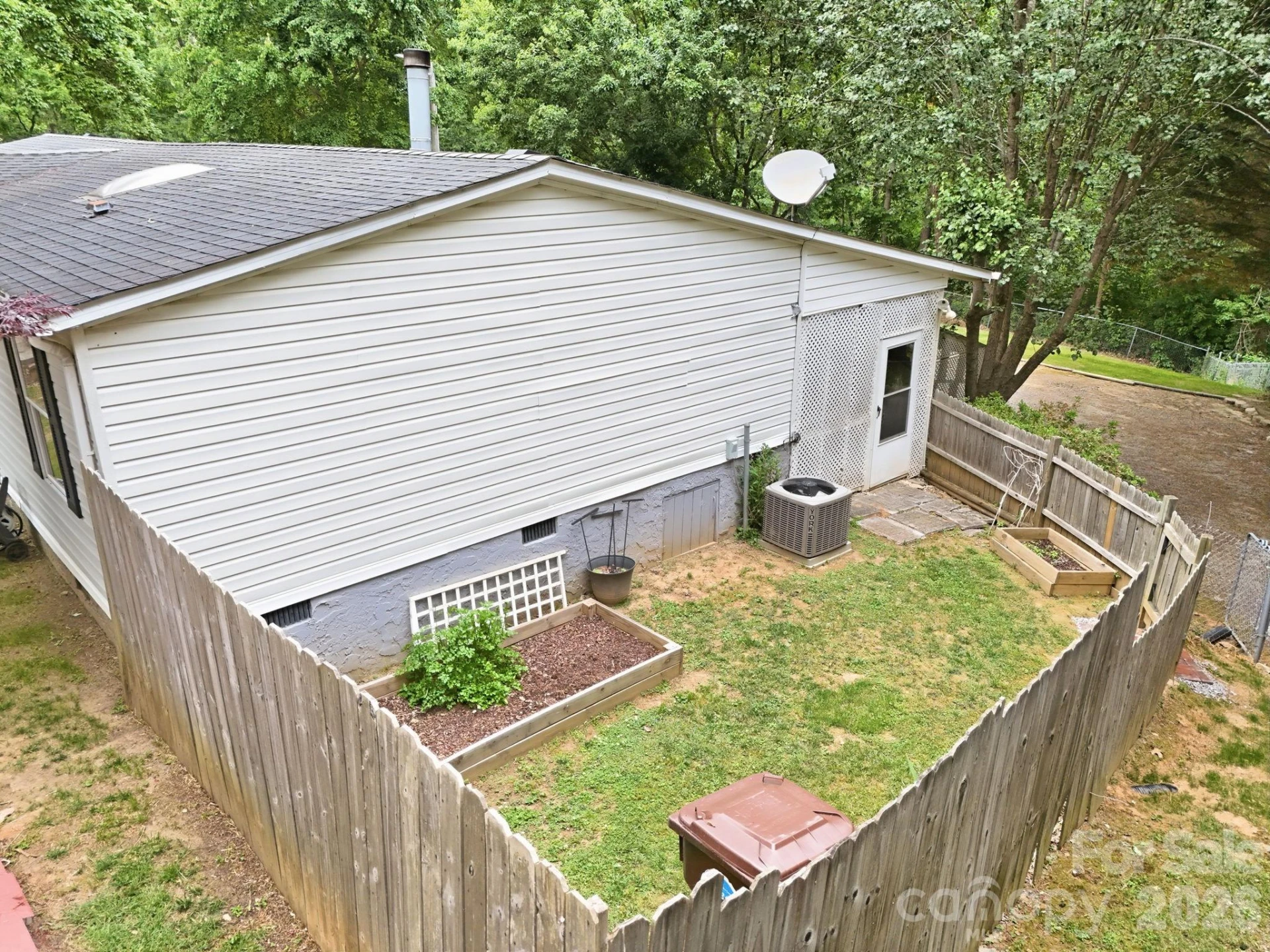 405 Gray Court - Photo 17