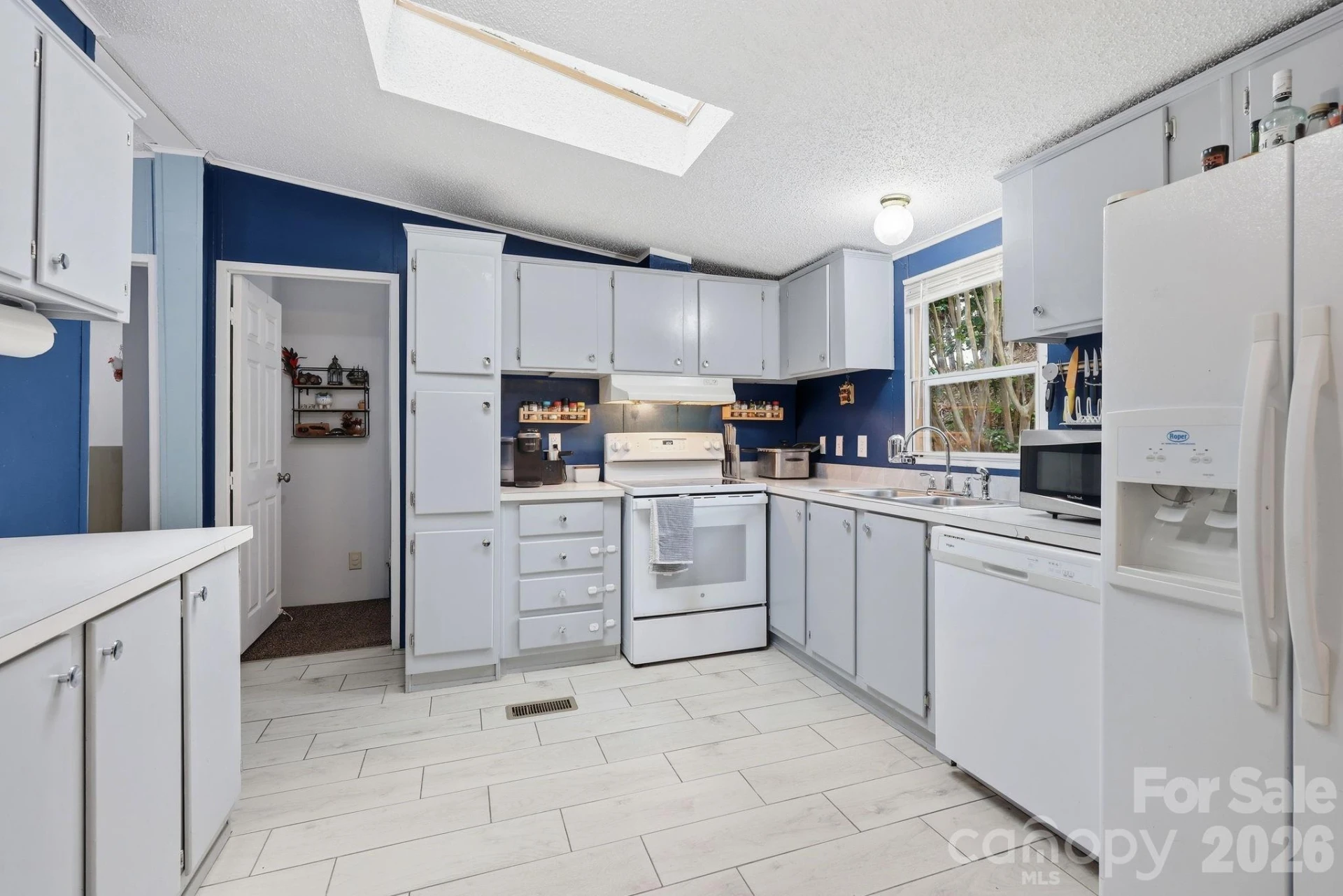 405 Gray Court - Photo 6
