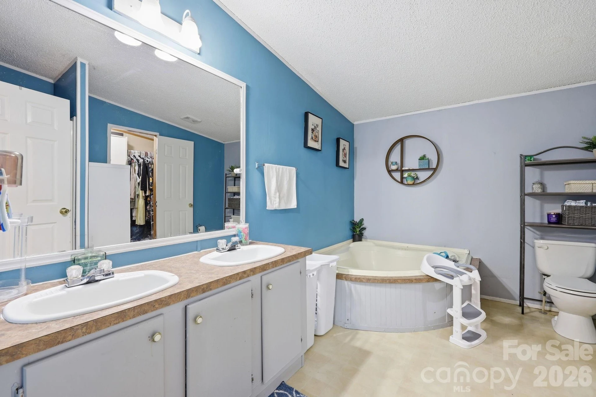 405 Gray Court - Photo 9