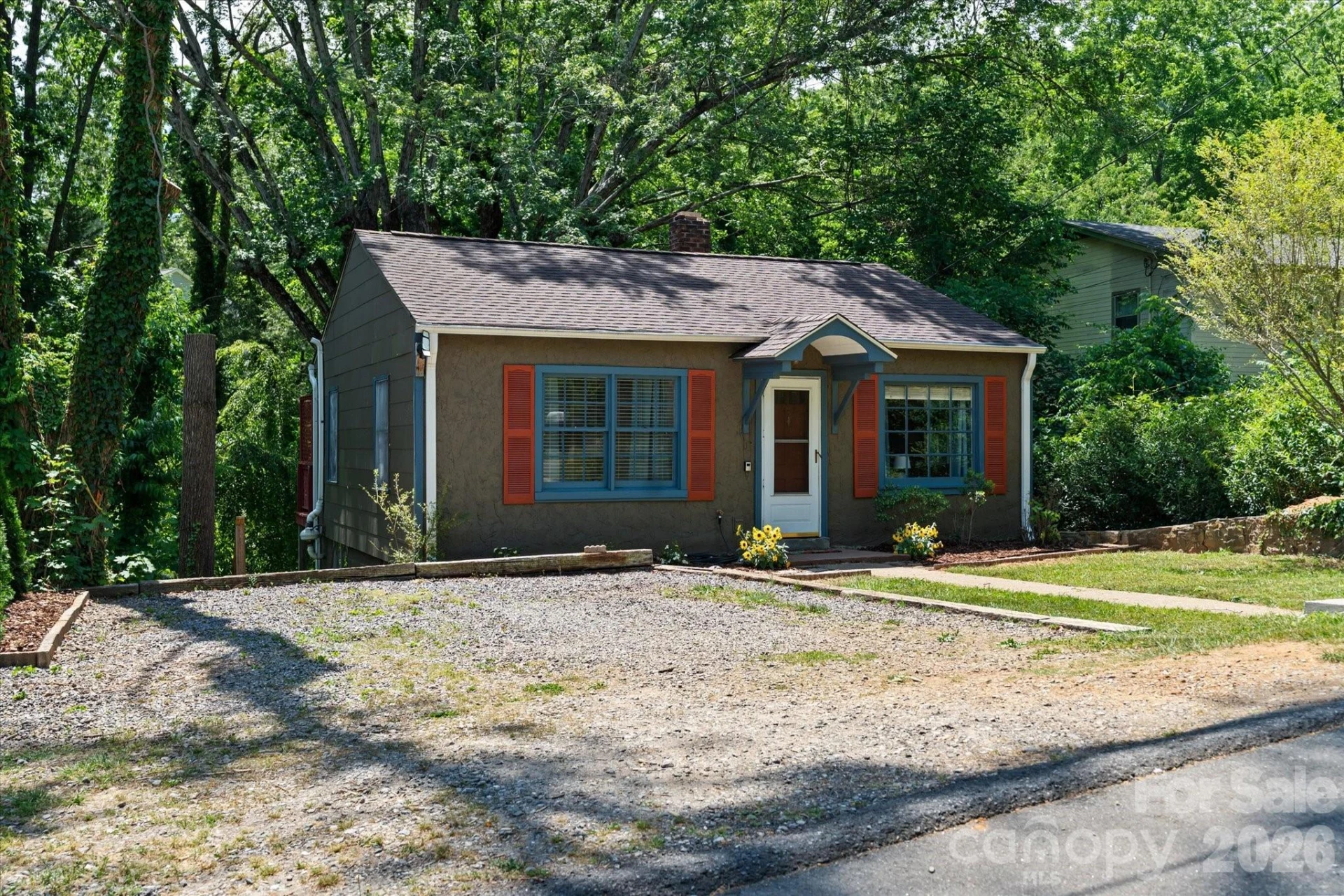 224 Aurora Drive - Photo 2