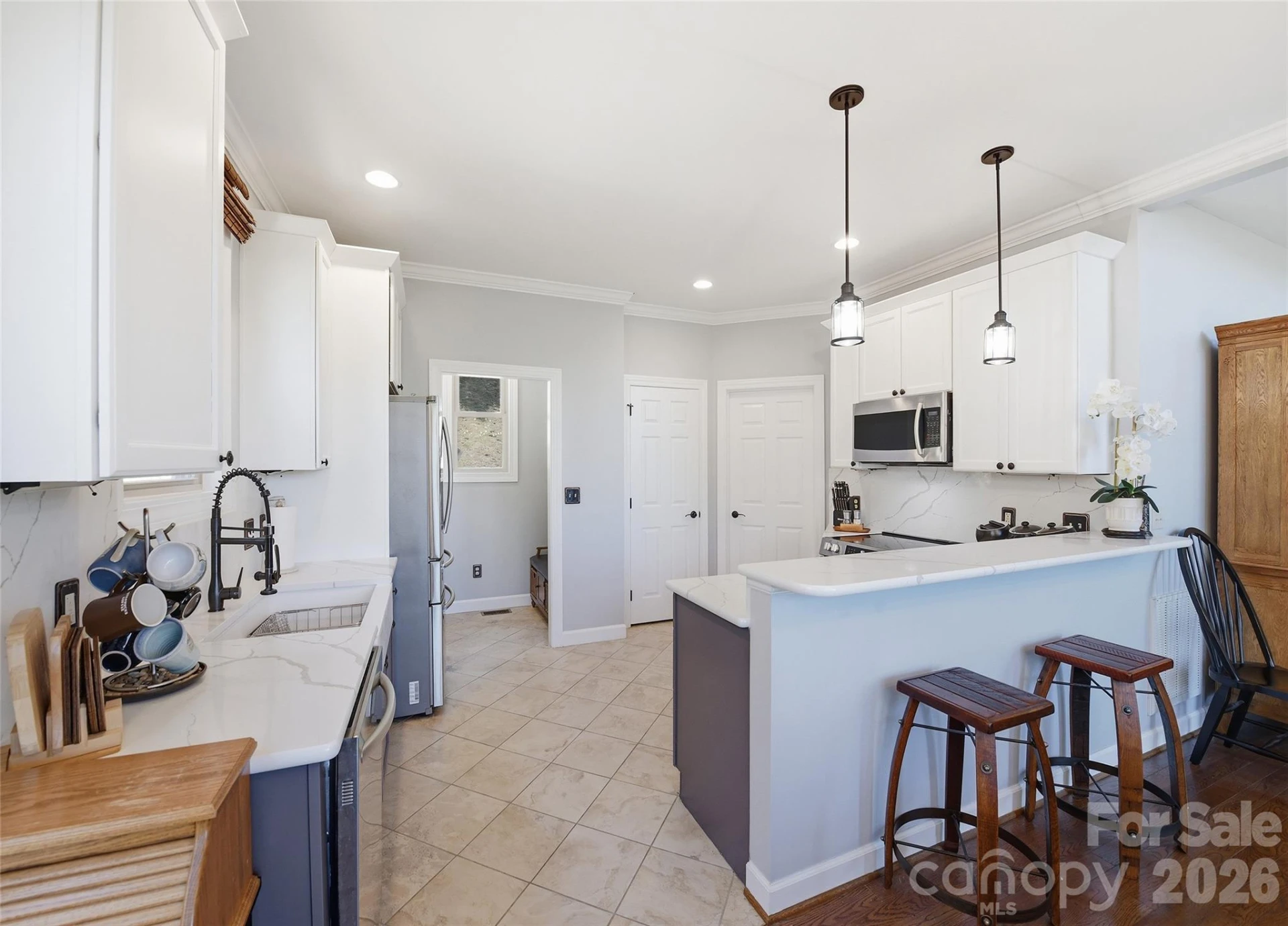 737 Traditions Way - Photo 8