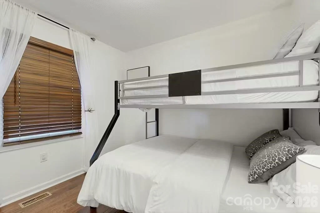 121 Oak Terrace - Photo 14
