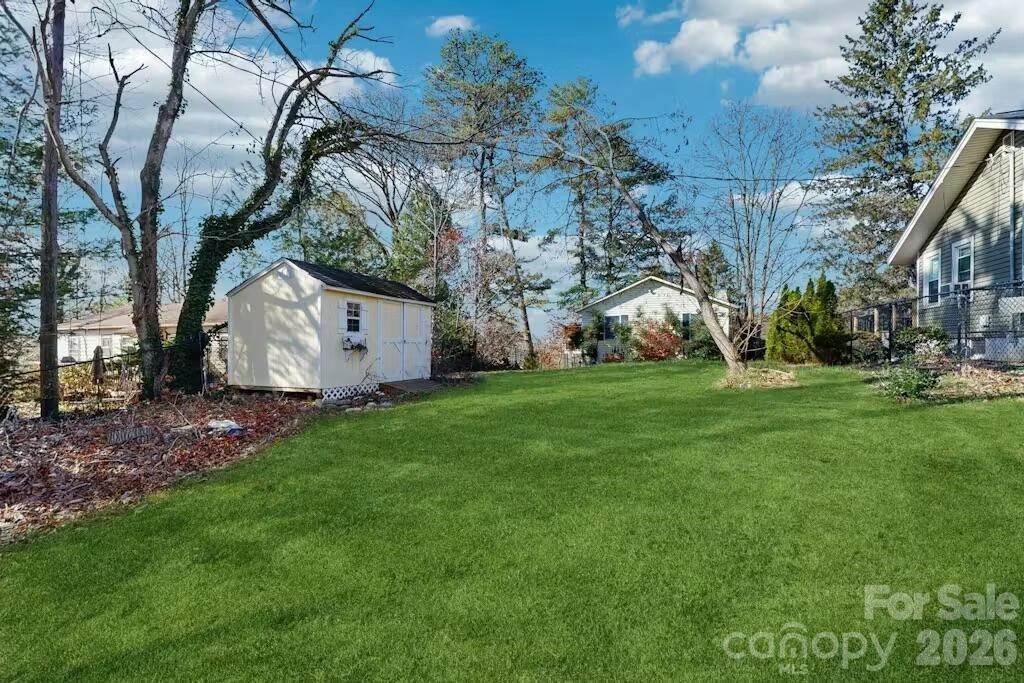 121 Oak Terrace - Photo 17