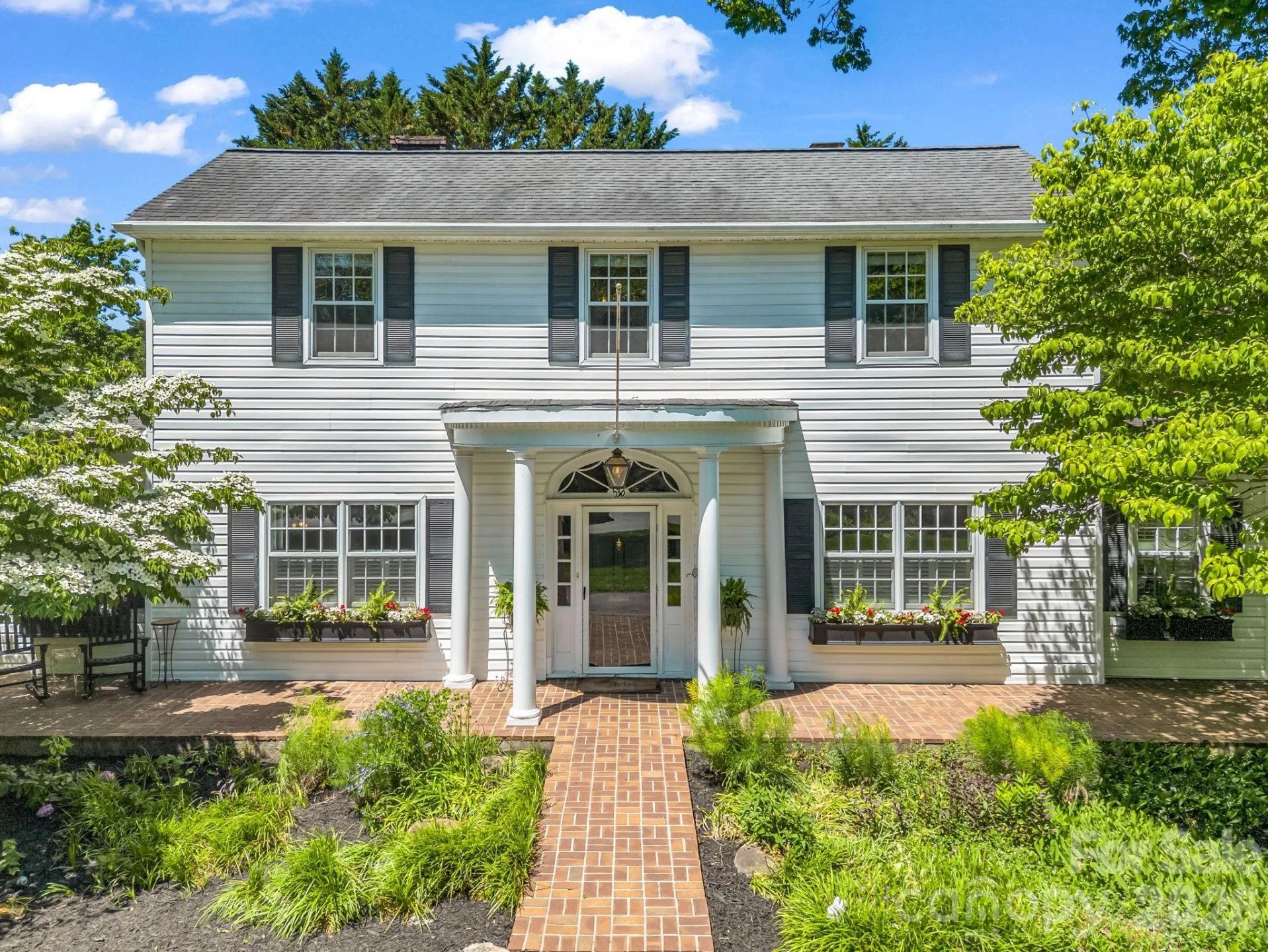 536 Maple Street - Photo 2